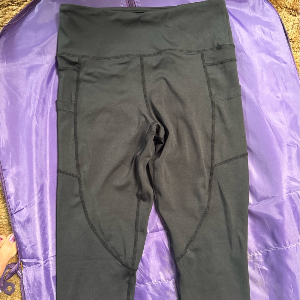 NWOT Black Pocket Light n Tight Hi-rise Legging 28" RC